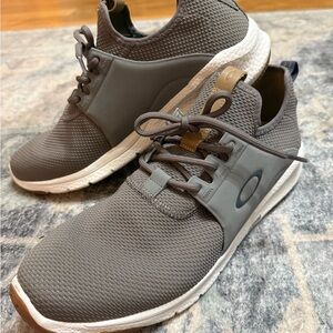 Oakley Men's Gray Athletic Shoes